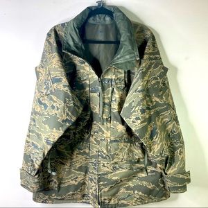 USAF Gore-Tex Jacket size Medium